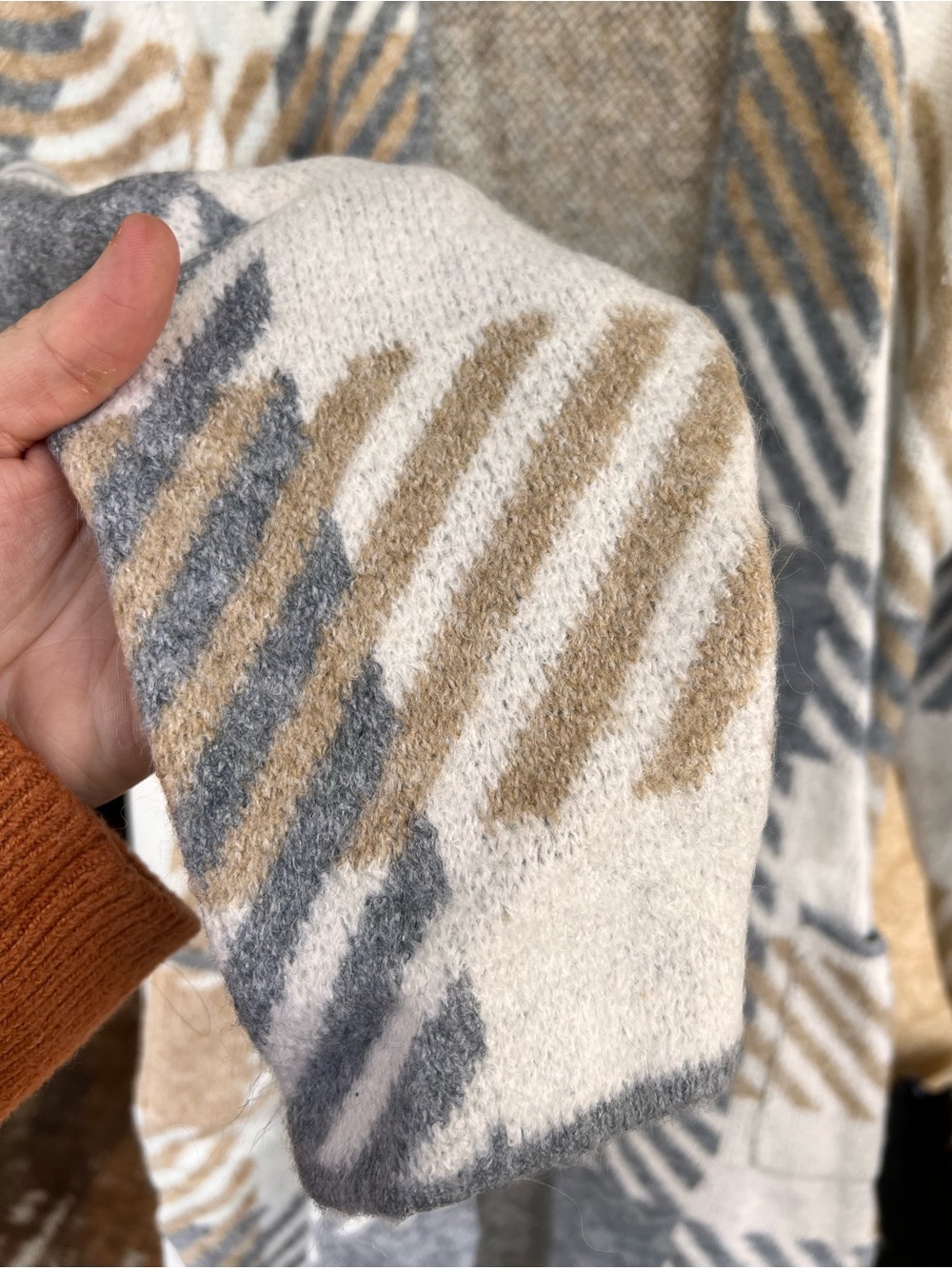 Women’s Cardigan - Picture 3 of 6